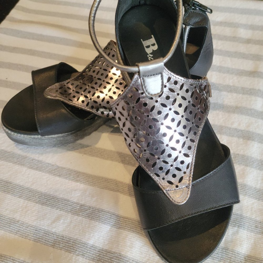 EUC Browns Leather Sandals - Picture 1 of 9
